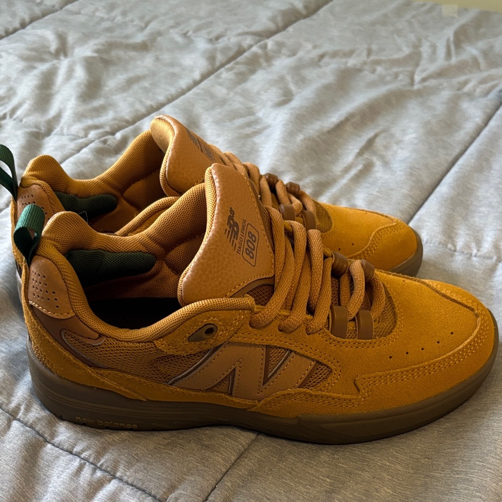 New Balance women’s Tan Sneakers - Picture 3 of 3